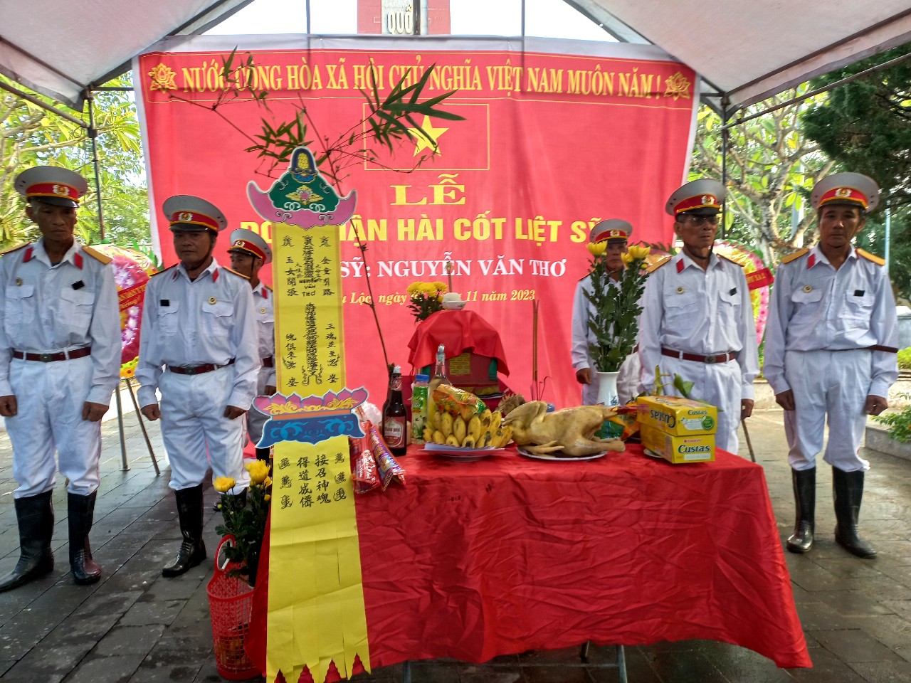 Lễ đón nhận và an táng hài cốt Liệt sỹ Nguyễn Văn Thơ tại nghĩa trang huyện Hậu Lộc